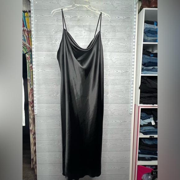 bebe Elegant Black Slip Maxi Dress new with tag Size XL - Picture 1 of 9